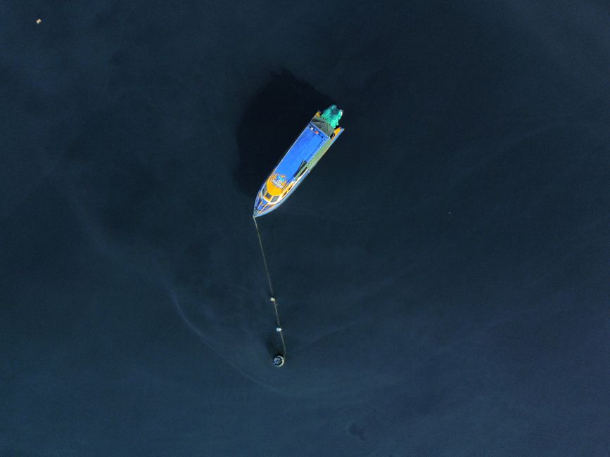 Recuperarea unei aripi de dronă de către Forțele Navale române în Marea Neagră