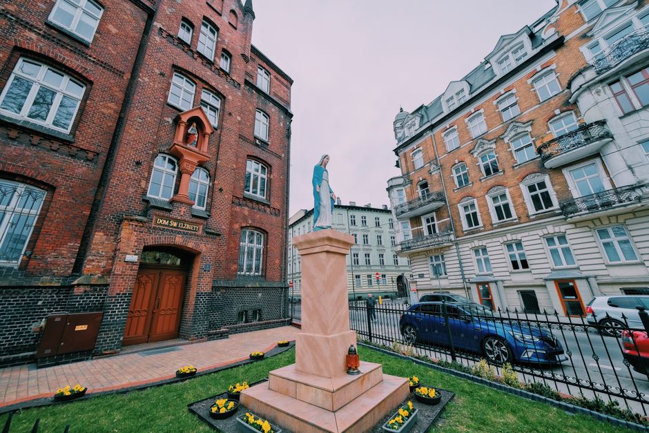 Cea mai înaltă statuie a Fecioarei Maria din Europa a fost inaugurată în Polonia