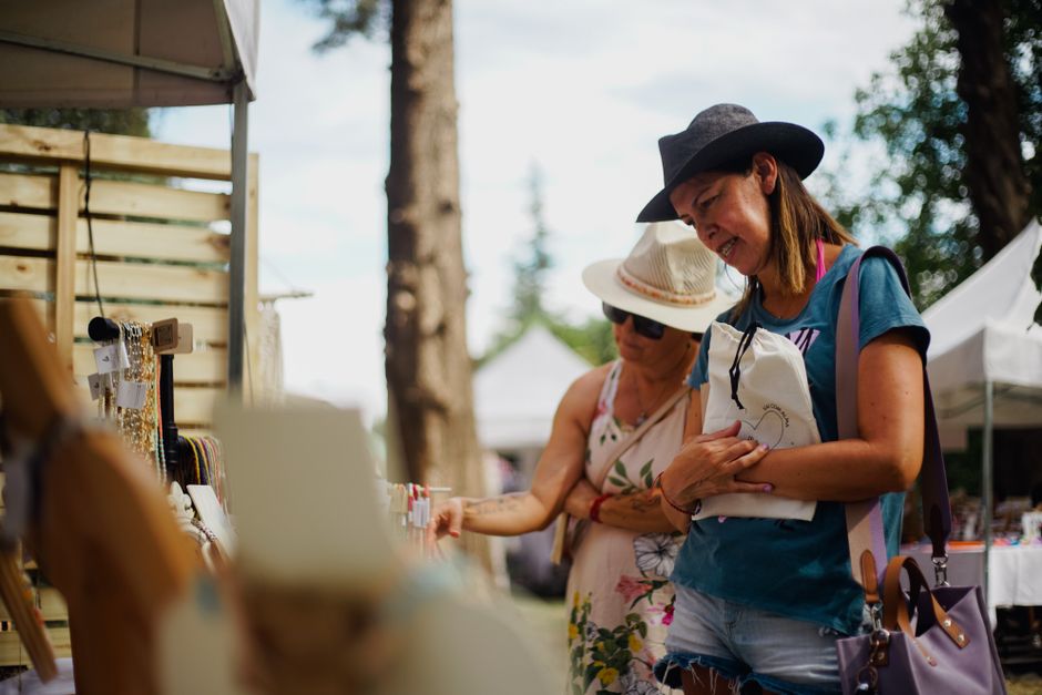 Cum a transformat Roxana pasiunea pentru pălării într-o afacere de succes