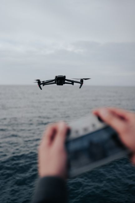 Dronă surprinsă deasupra Eforie Nord: misterul zborurilor neobișnuite