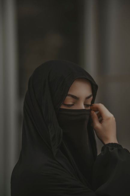 Noua lege din Portugalia interzice ascunderea feței în public: ce implicații are?
