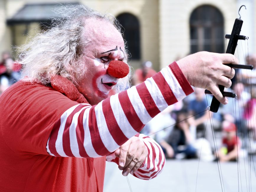 Craiova se transformă într-o scenă de poveste la festivalul internațional de artă