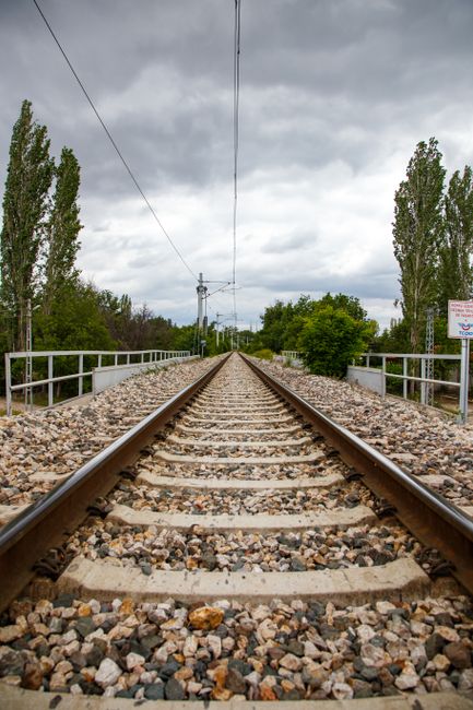 Captură impresionantă: 140 de tone de piatră furată de la calea ferată