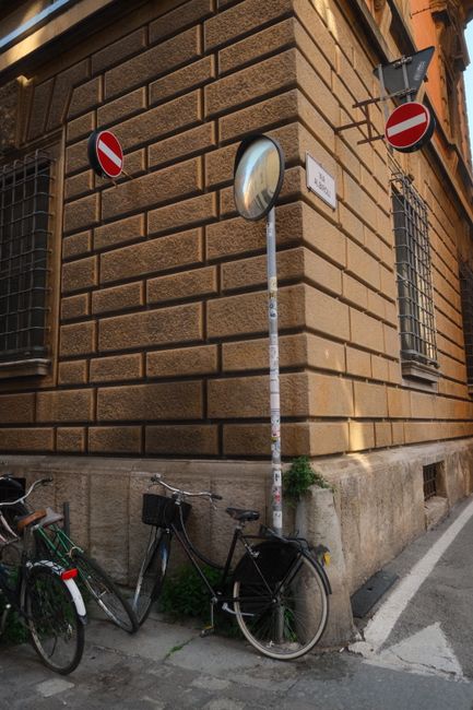 Un oraș italian interzice bicicletele în centrul istoric pentru siguranța publicului