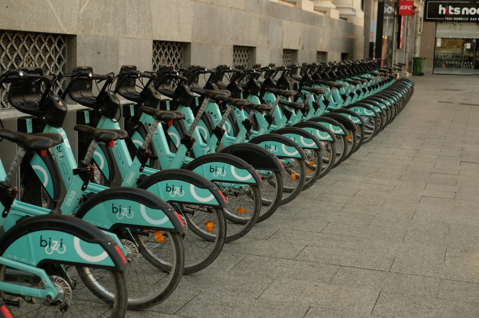 Nou sistem de închiriere de biciclete electrice în Chiuzbaia: un pas spre mobilitatea verde