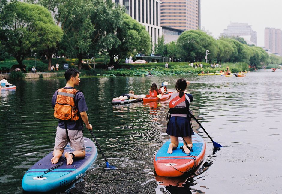 Descoperă moda vara aceasta în Jibou: aventura pe Someș cu paddleboard-ul