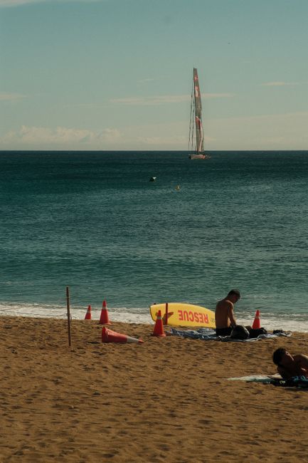 Incident periculos la Mangalia: Velierul cu turiști s-a răsturnat