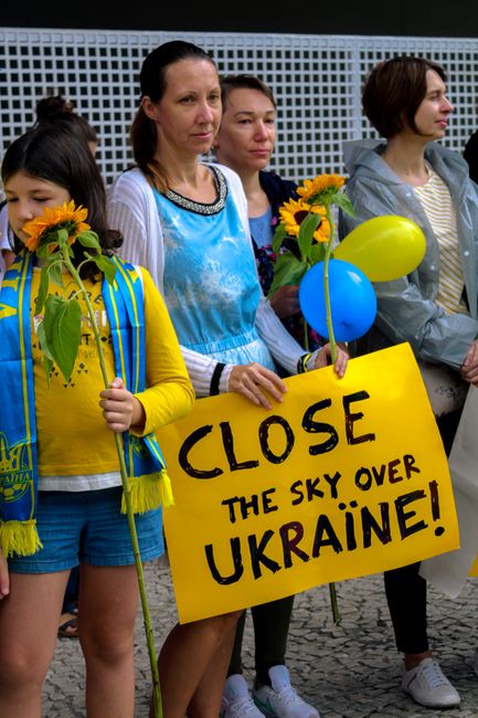 Protest simbolic la cimitir, înainte de discursul ambasadorului rus