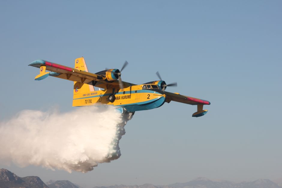 Incendiu devastator în apropierea insulei Hvar: intervenție cu avioane Canadair