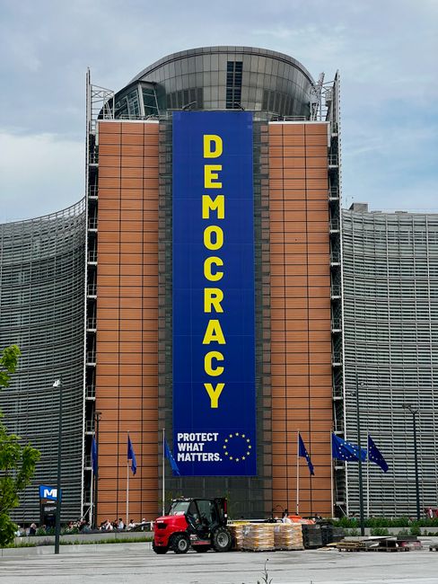 România are nevoie de un guvern legitim care să reprezinte voința cetățenilor