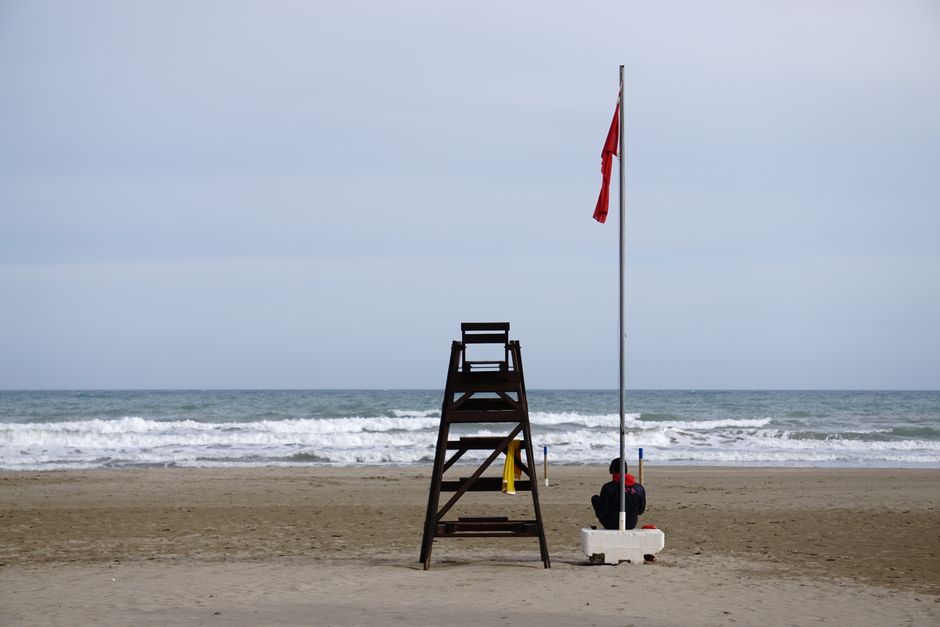 Un tourist din Timișoara salvat din valuri la Eforie Nord, în ciuda avertismentelor