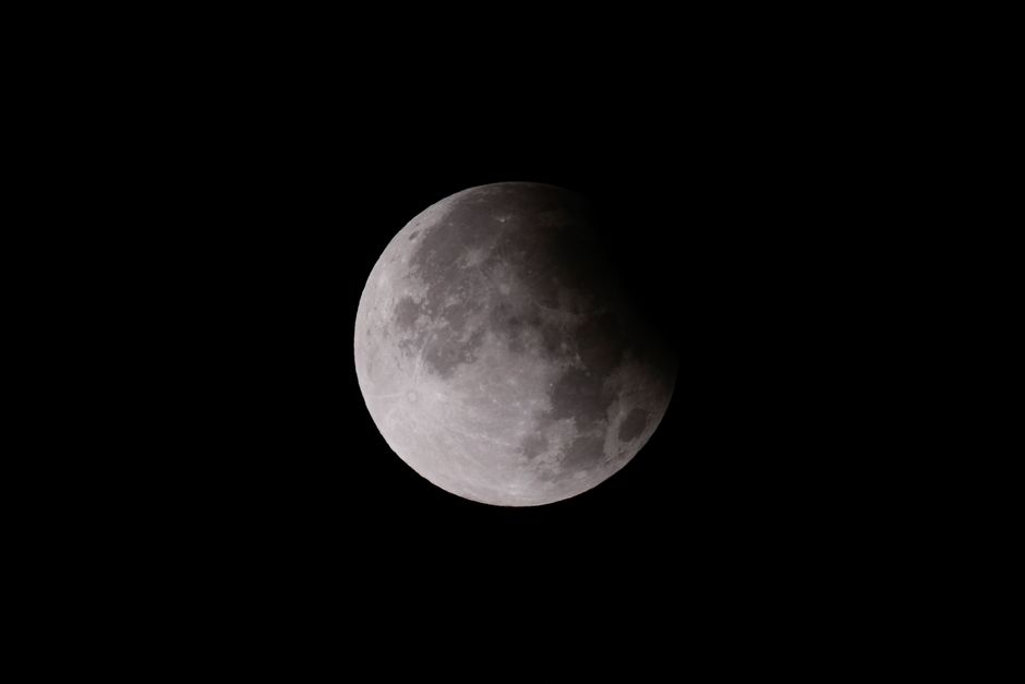 Spectacolastronomic: eclipsă parțială de Lună vizibilă din România în 2026