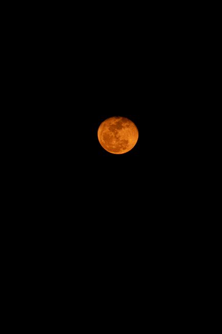 Eclipsa parțială de Lună din Bihor: un spectacol ceresc impresionant