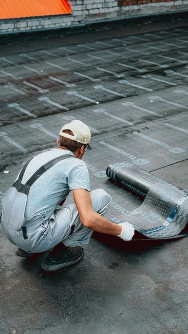 De ce ar trebui să schimbi folia de acoperiș odată cu renovarea