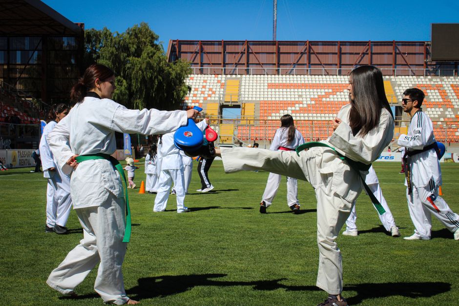 Descoperă povestea inspiratoare a familiei Eronim din Sibiu, campioni în taekwon-do