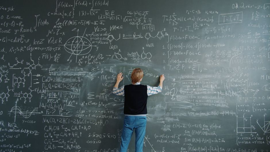Cifre alarmante: peste 50% dintre elevii români nu stăpânesc matematica