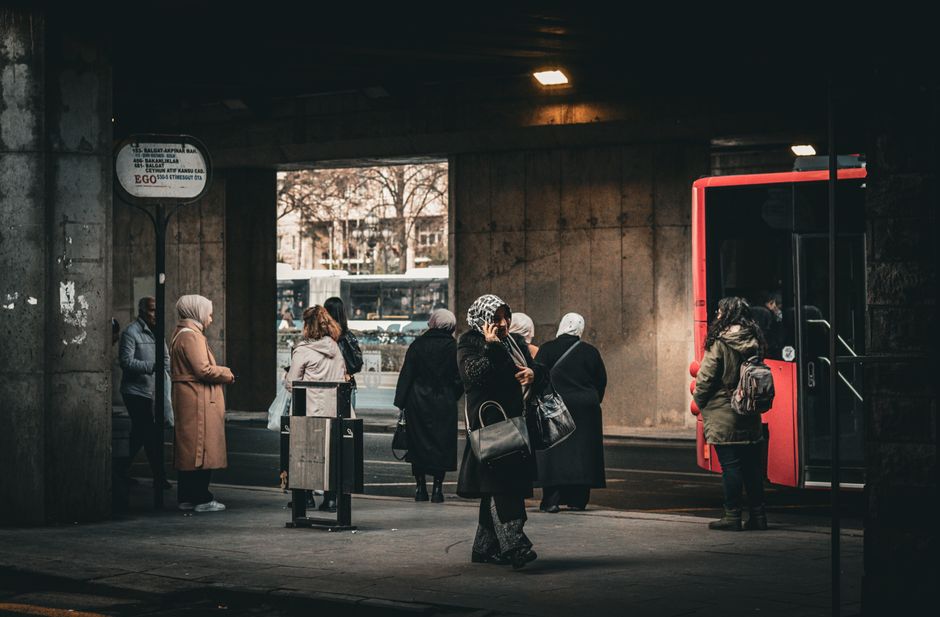 Dezastru la stația de autobuz din Viișoara: cetățenii cer intervenția autorităților