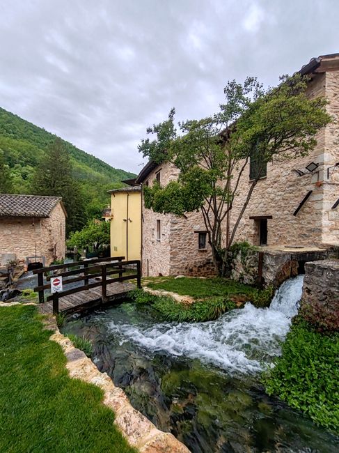 Cum un sat italian cu 40 de locuitori a devenit o atracție turistică de top