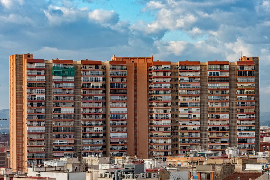 Diferențe șocante între prețurile imobiliare din Târgu Jiu și Alicante