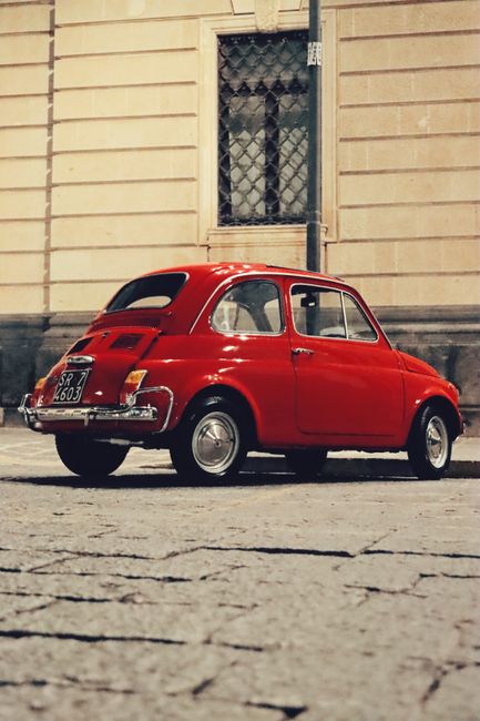 Descoperă mașinuța breloc: Fiat 500, o bijuterie de 57 de ani la RAR Iași