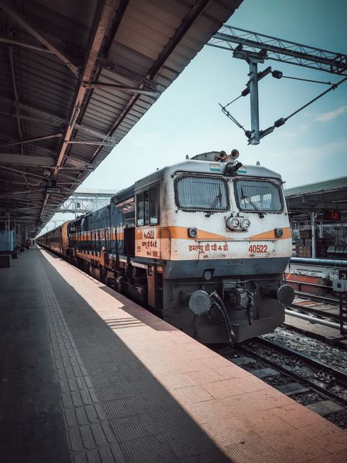 Pericolele selfie-urilor pe tren: informații esențiale pentru siguranța ta