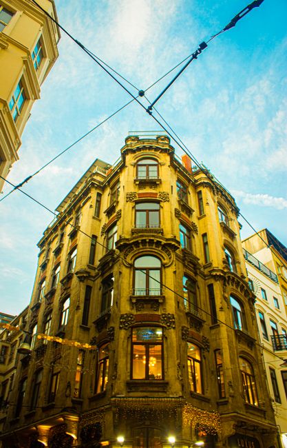 Consiliul Județean Arad refuză achiziția apartamentelor de la Hotel Ardealul din cauza prețului ridicat
