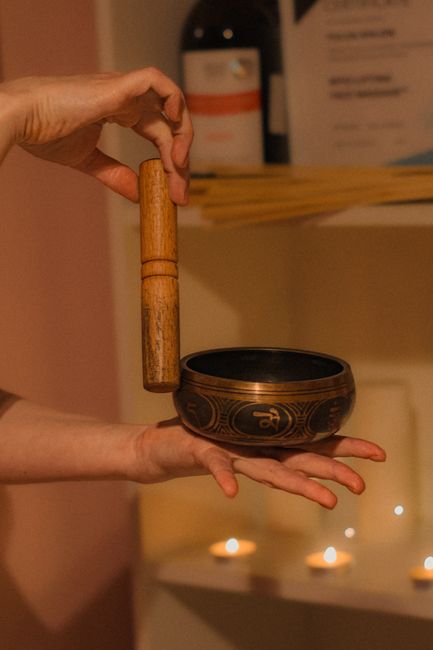 Descoperă terapia prin sunet: călătoria Iasminei Andra Todor în universul vibrațiilor