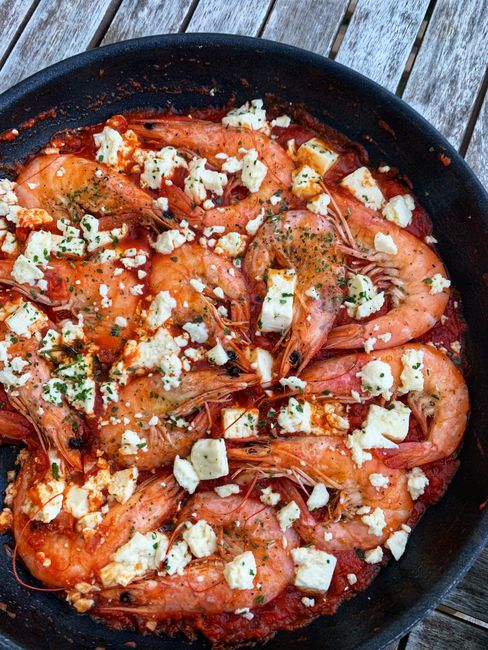 Descoperă rețeta delicioasă de creveți Saganaki, exact ca în Grecia