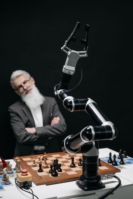 Trump minimizează riscurile inteligenței artificiale și subliniază competiția cu China