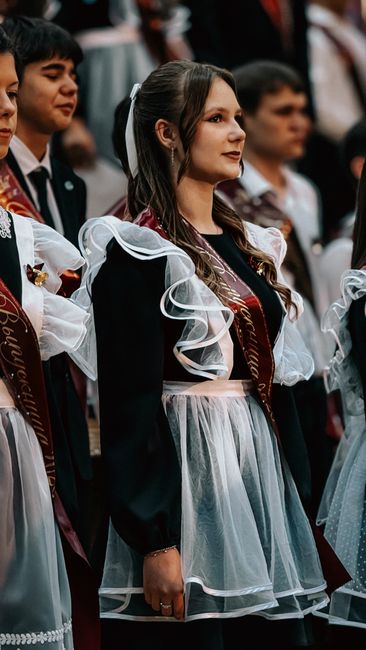 Uniformele școlare devin obligatorii în România: ce prevede noul proiect de lege