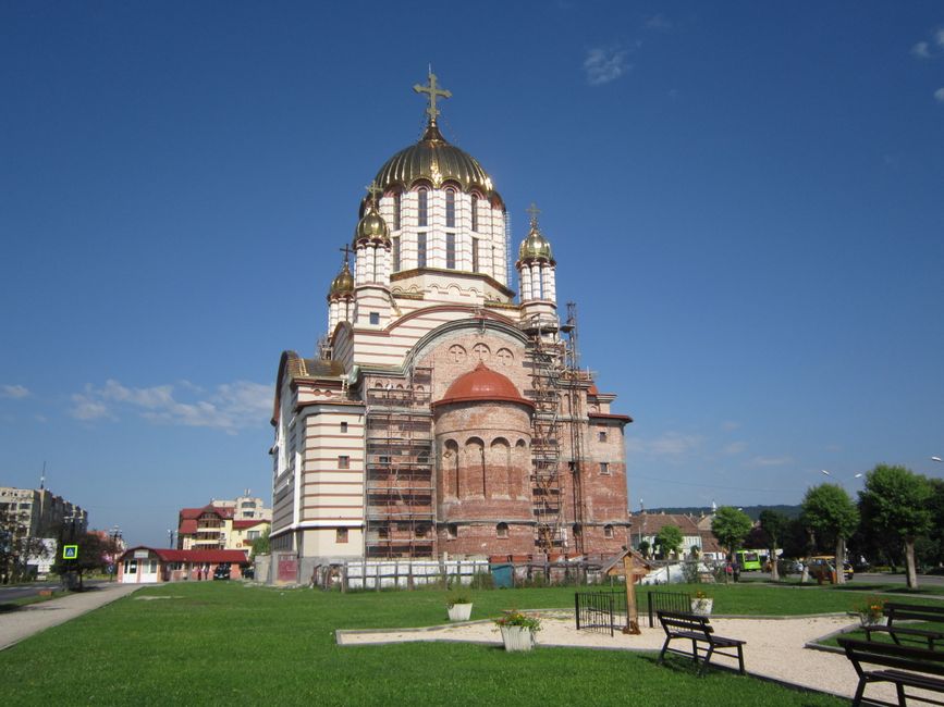 Nouă biserică în Târgoviște: Arhiepiscopia anunță începerea construcției pentru 'Sf. Trei Ierarhi'