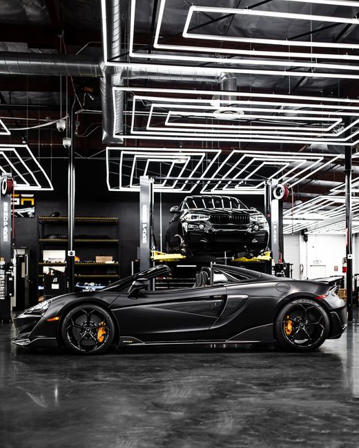 McLaren investește 500 de milioane de lire în Marea Britanie și se pregătește să lanseze primul său SUV