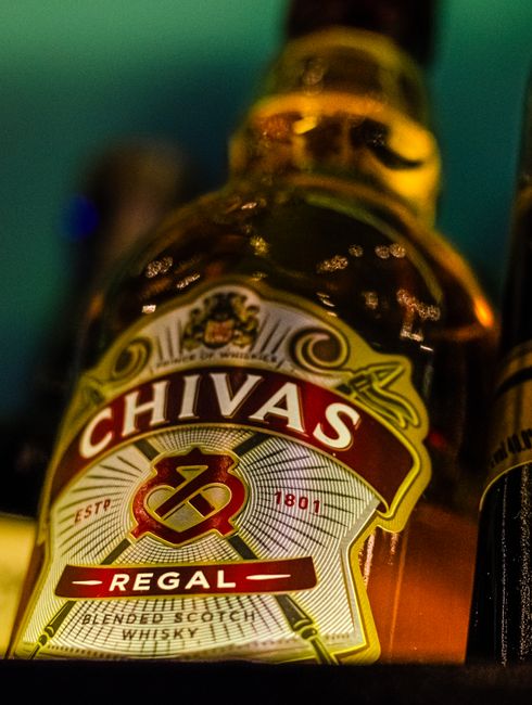 Descoperă povestea din sticla de Chivas Regal 12 – un whisky care cucerește gusturile