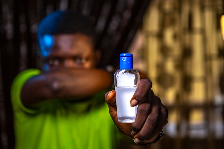 Băutura artizanală din Nigeria provoacă o tragedie: 48 de victime și multe alte probleme