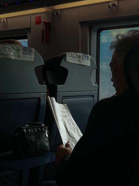 Pensionarii din Vrancea vor avea taloane de pensie cu cod QR pentru transportul public