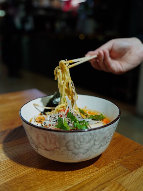Descoperă noile oferte de ramen la restaurantul Capricci din Satu Mare