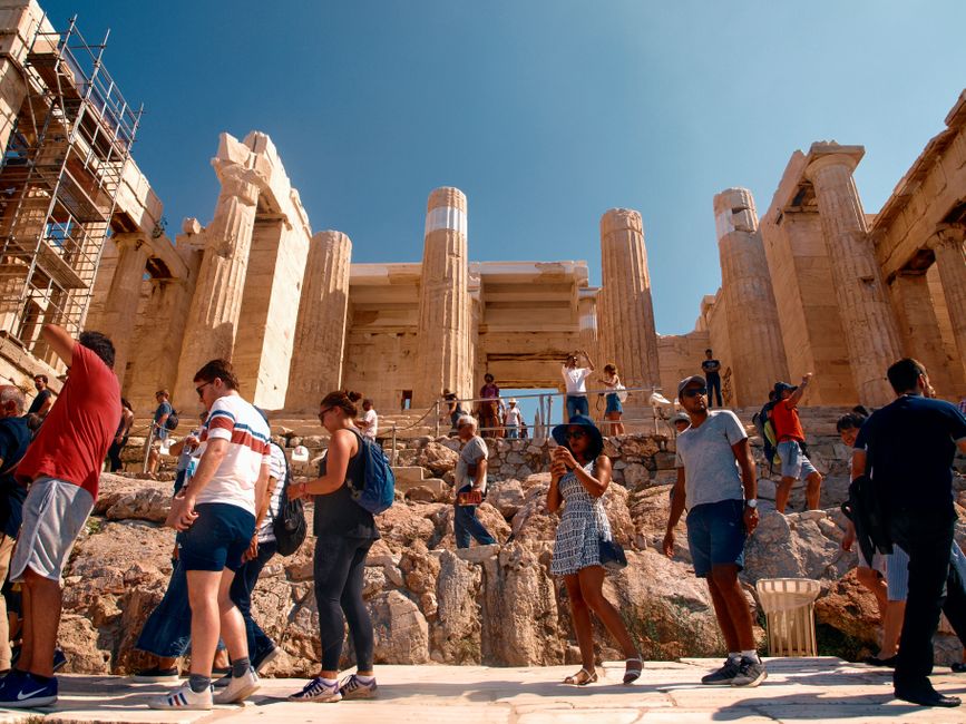 Turismul grecesc explodează în 2026: venituri record și creștere a numărului de turiști