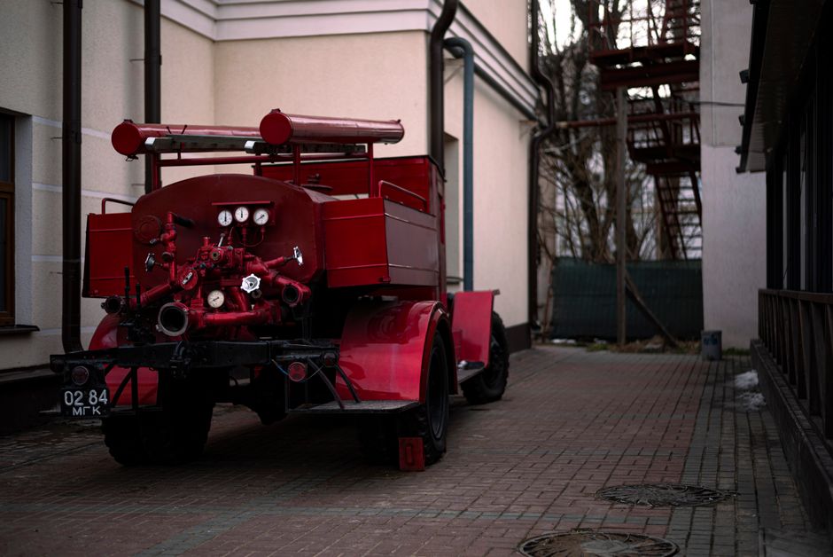 Incendiu devastator în Gheorgheni: o magazie cuprinsă de flăcări
