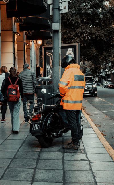 Atenție, pietoni! Hainele deschise pot salva vieți în sezonul rece