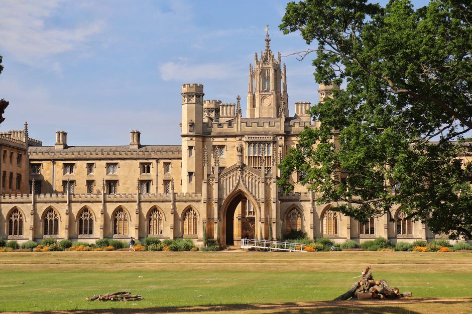 O nouă inițiativă educațională la Săvârșin: parteneriat cu Cambridge pentru tineri