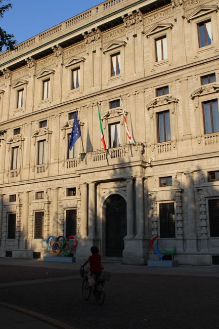 Măsuri controversate în educația italiană: Meloni limitează numărul migranților în școli