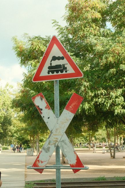Atenție șoferi! Trenurile au prioritate, viața voastră contează!