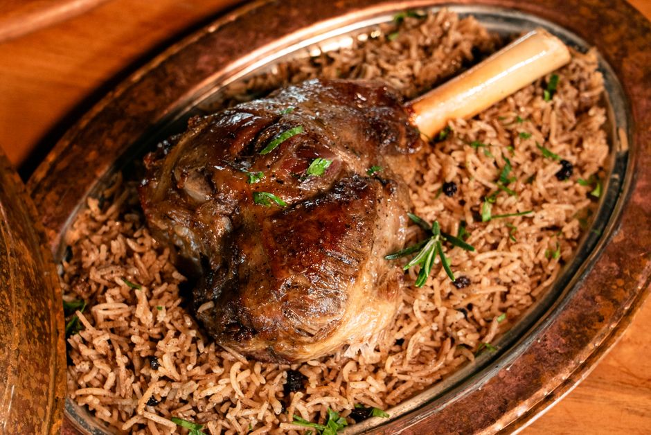 Descoperă rețeta secretă a Kleftiko: carnea de miel gătită perfect