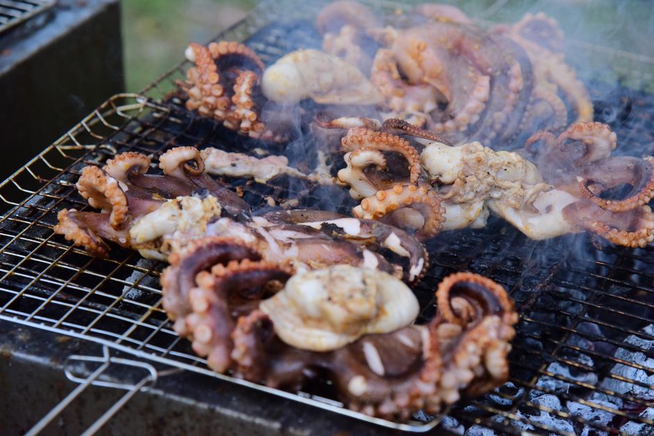 Secretul caracatiței la grătar: cum să obții o textură perfectă și o aromă delicioasă