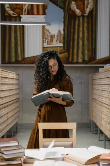 Burse postdoctorale atractive pentru cercetători: 4.000 de lei pe lună!