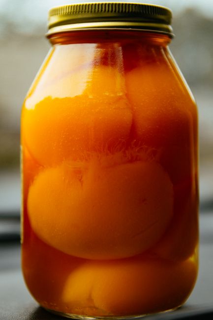 Transformă piersicile în nectar delicios fără conservanți: rețeta perfectă pentru iarnă