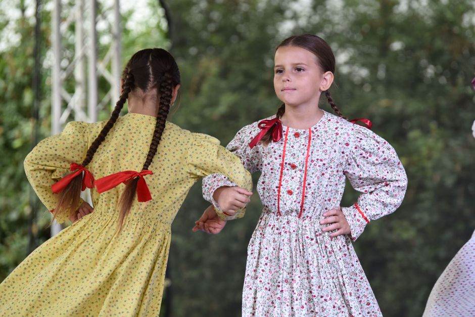 Sângeorgiu de Mureș celebrează tradiția basmelor populare maghiare