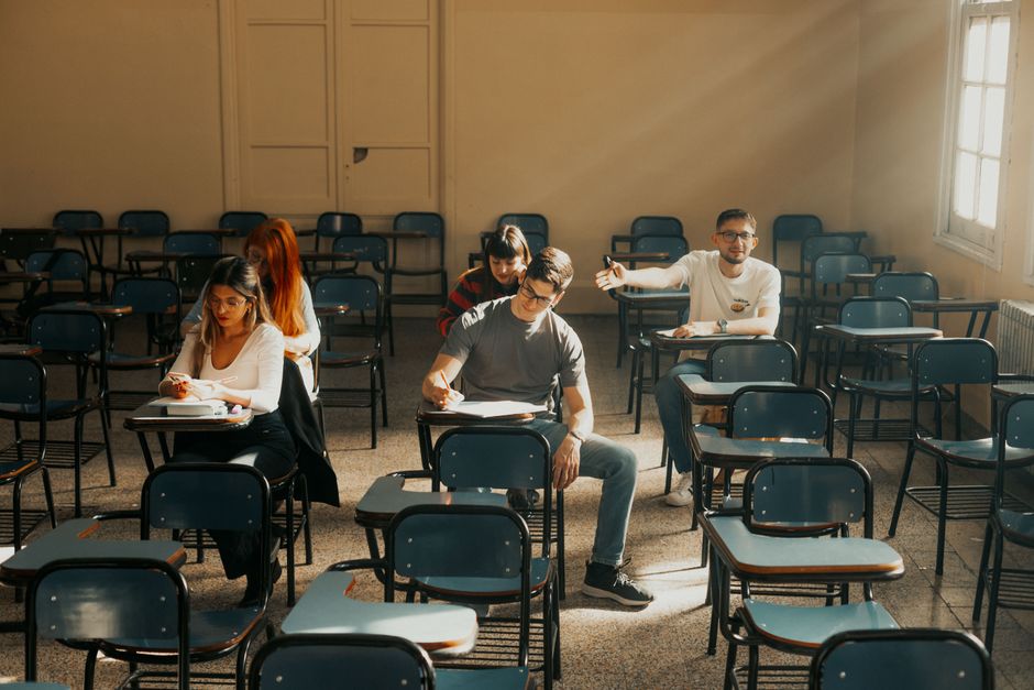 Studenții de la ASE cer cursuri online din cauza infestării cu ploșnițe
