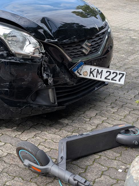 Accident pe șoseaua Nicolina: scuter lovit de autoturism, trafic blocat