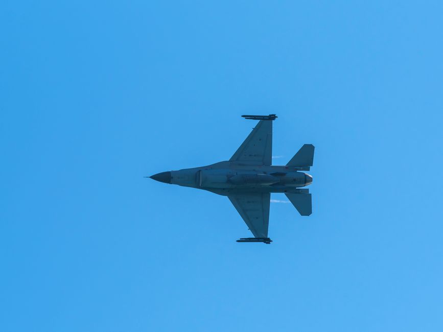 Zboruri supersonice în România: exerciții militare până pe 5 octombrie